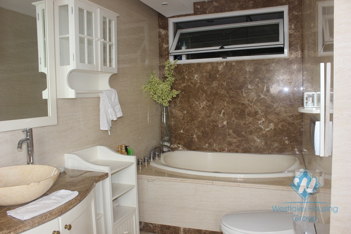 High quality apartment with 2 bedroom for rent in Tay Ho, Ha Noi